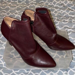Franco Sarto burgundy side zip ankle booties. Brand New, Never Worn, size 8.